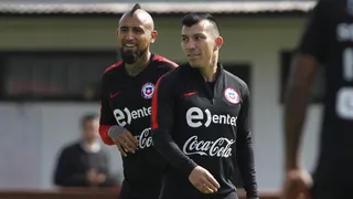 Director deportivo de Boca Juniors descartó gestiones por Arturo Vidal y Gary Medel