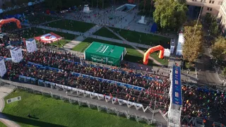 Miles de corredores participaron de una nueva edición del tradicional Maratón de Santiago