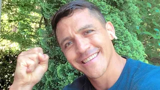 Alexis Sánchez publicó cariñoso saludo a su madre