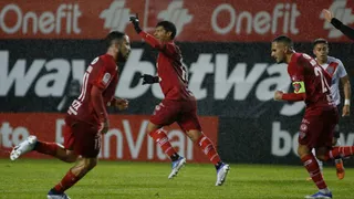 Ñublense remontó a Curicó bajo la lluvia y alcanzó en la cima a Colo Colo y Unión Española