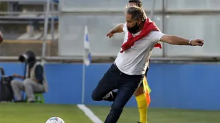 Holan: Es importante que el fútbol chileno mejore el estado de los campos de juego