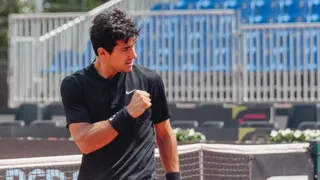 Cristian Garin concretó feroz reacción y venció a Dellien en Hamburgo