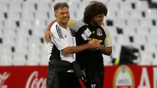 “Es una locura”: Vidal y Falcón desataron la euforia de los hinchas de Colo Colo en el aeropuerto