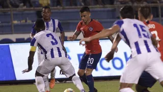 La Roja desperdició un amplio dominio y tropezó ante el ímpetu de Honduras en San Pedro Sula
