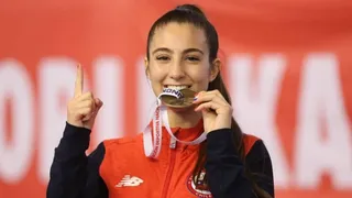 El momento en que Valentina Toro selló su título mundial de karate sub 21 en Chile