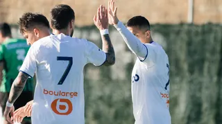 ¡Tremendo cabezazo! Así fue el golazo de Alexis Sánchez para Olympique de Marsella ante Sassuolo