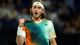 Stéfanos Tsitsipas surfrió para vencer a Fritz y avanzar en el Australian Open
