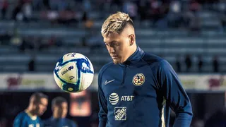 Nicolás Castillo tuvo jornada agridulce en triunfo de América y desató las alarmas en la Roja