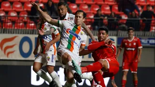 Cobresal igualó en La Calera y dejó un triple empate en la cima del Campeonato Nacional