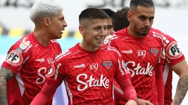 Ñublense dio el golpe y bajó a un candidato con un hombre menos en el Campeonato Nacional