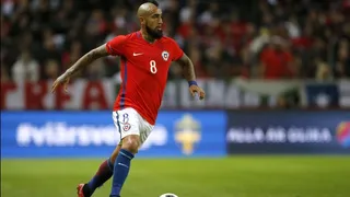 Vidal le pidió a Luksic que apadrine una escuela de fútbol del Rodelindo Román