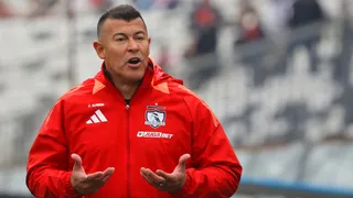 Blanco y Negro golpeó la mesa y tomó una decisión con Jorge Almirón en Colo Colo