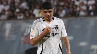Histórico de Colo Colo destrozó a Claudio Aquino