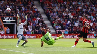 Casemiro le dio un importante triunfo al United ante Bournemouth con una pirueta fantástica