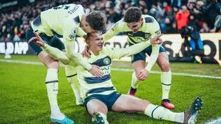 Manchester City derribó el muro de Crystal Palace y dejó presión al puntero Arsenal