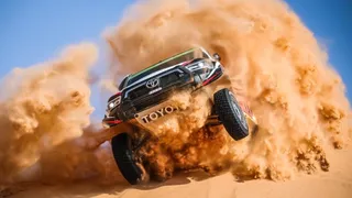 Yazeed Al Rajhi sorprendió en la décima etapa y Peterhansel sigue líder