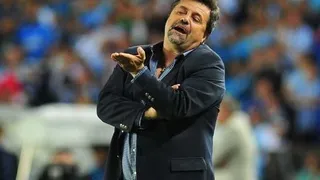 Caruso Lombardi explotó con el VAR en Uruguay: “Sé que es trucho”