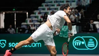 Cristian Garin sufrió con la enorme remontada de Arnaldi e Italia se puso en ventaja sobre Chile