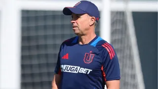 El potente motivo de Álvarez que explica el dispar rendimiento de la U a nivel local e internacional