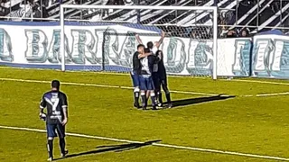 Christian Fabbiani acalló críticas con golazo de media cancha en el ascenso argentino