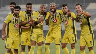 Junior Fernandes firmó un doblete en su estreno goleador en Ittihad Kalba