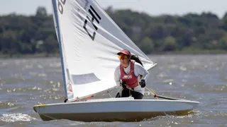 La vela sumó un nuevo oro para Chile de la mano de Constanza Olivares