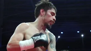 “Pancora” Velásquez cayó por las tarjetas ante el kazajo Akhmadaliev en la lucha por dos títulos mundiales