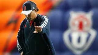 Esteban Valencia renunció a la banca de Universidad de Chile tras derrota con Curicó