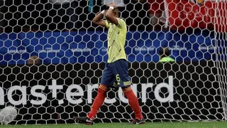 Así reaccionaron en un avión colombiano al enterarse de la eliminación ante Chile