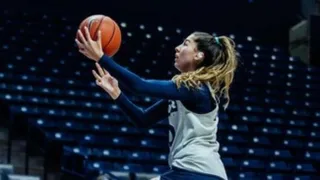 Fernanda Ovalle y otros cinco chilenos abrieron la temporada en el baloncesto de la NCAA