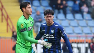 La U pone sus ojos en una joya de 20 años: ya preguntó por el arquero de Huachipato