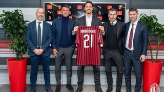 Zlatan Ibrahimovic firmó contrato por los próximos seis meses con AC Milan