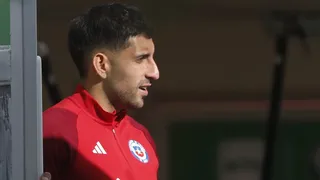 Maripán y Catalán se realizaron exámenes y están en duda para duelo con Venezuela