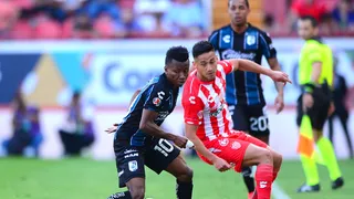 Necaxa perdió con tres chilenos en cancha ante Querétaro en la liga mexicana