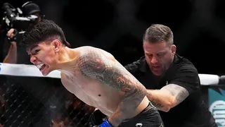 Ignacio “La Jaula” Bahamondes recibió premio extra tras su gran victoria en el UFC 306