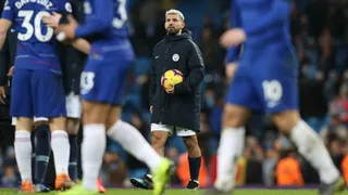 La broma que le jugaron los árbitros a Sergio Agüero tras anotar un triplete a Chelsea