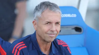 Reemplazaría a un ex Colo Colo: Gustavo Álvarez toma fuerza en importante club sudamericano