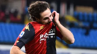 Mattia Destro le dio al triunfo a Genoa sobre Cagliari para alejarse de los puestos de descenso