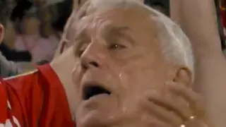 ¡Emocionante! Hincha de Brentford rompió en llanto tras triunfo de su equipo en Inglaterra