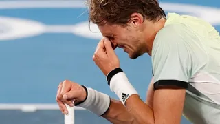 Alexander Zverev estalló en llanto tras tumbar a Djokovic y pasar a la final olímpica en Tokio 2020