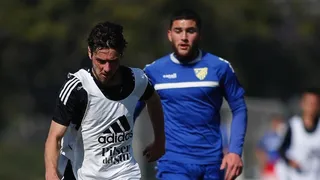 ¡Gran definición! El sutil toque de Marco Rojas en la goleada amistosa de Colo Colo a Barnechea