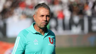 Gustavo Álvarez y los casos de Assadi y Ojeda en la U: “Todos tienen que esperar su oportunidad”