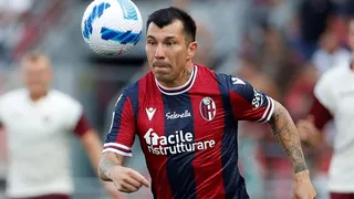 Gary Medel volvió a la titularidad en trabajado triunfo de Bologna sobre Salernitana