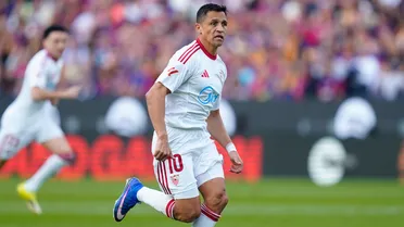 Alexis vuelve al Camp Nou y revive un recuerdo que marcó su carrera