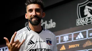 Emiliano Amor celebra un gran hito en su estadía en Colo Colo