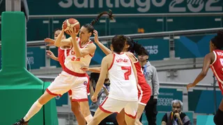 Santiago 2023: Chile arrasó con Puerto Rico en su debut en el baloncesto femenino