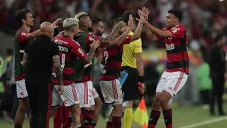 Flamengo de Pulgar y Vidal batió a Racing y complicó a Ñublense en la Copa Libertadores