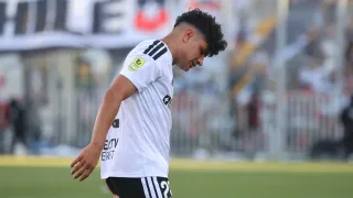 Colo Colo “congela” a Claudio Aquino: el millonario sueldo que apura su salida