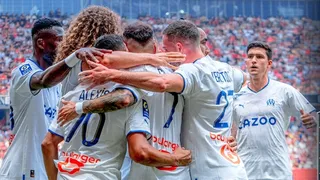 Alexis encandiló a uno de sus compañeros: Está muy tonificado y es muy fuerte en sus piernas