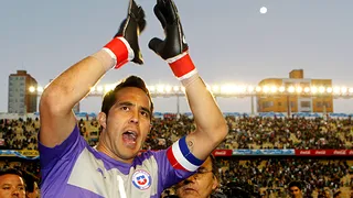 Claudio Bravo figura entre los mejores arqueros del mundo en los últimos años